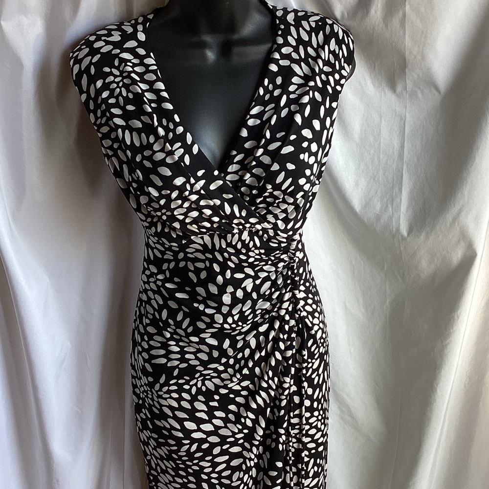 Maggy London Black and White Leaf Print Midi Dress - Picture 2 of 10